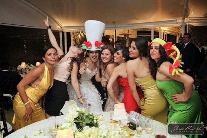 Foto con tus mejores amigas en la recepción de tu boda - Foto Jesús Padilla