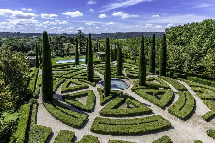 Jardins à la française originaux d'un château 