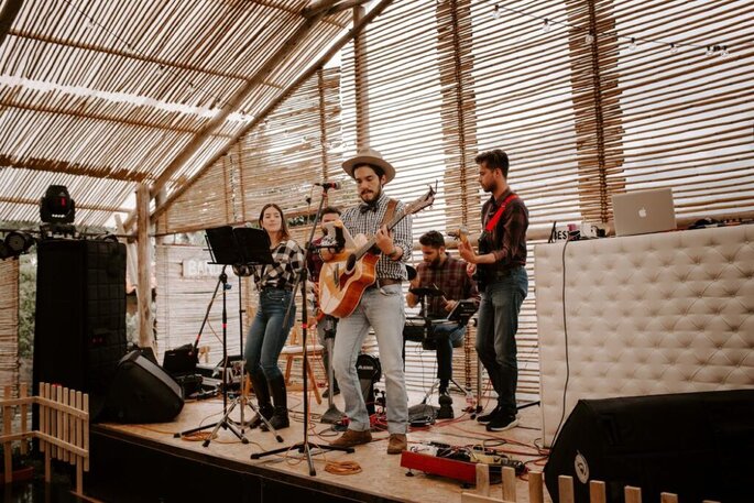 Housic Entretenimiento orquesta y música en vivo para bodas Bogotá