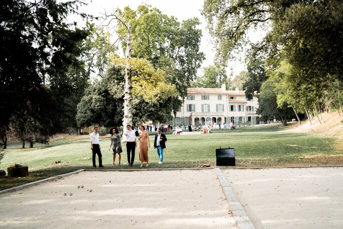 Terrain de pétanque sur le lieu de réception d'un mariage