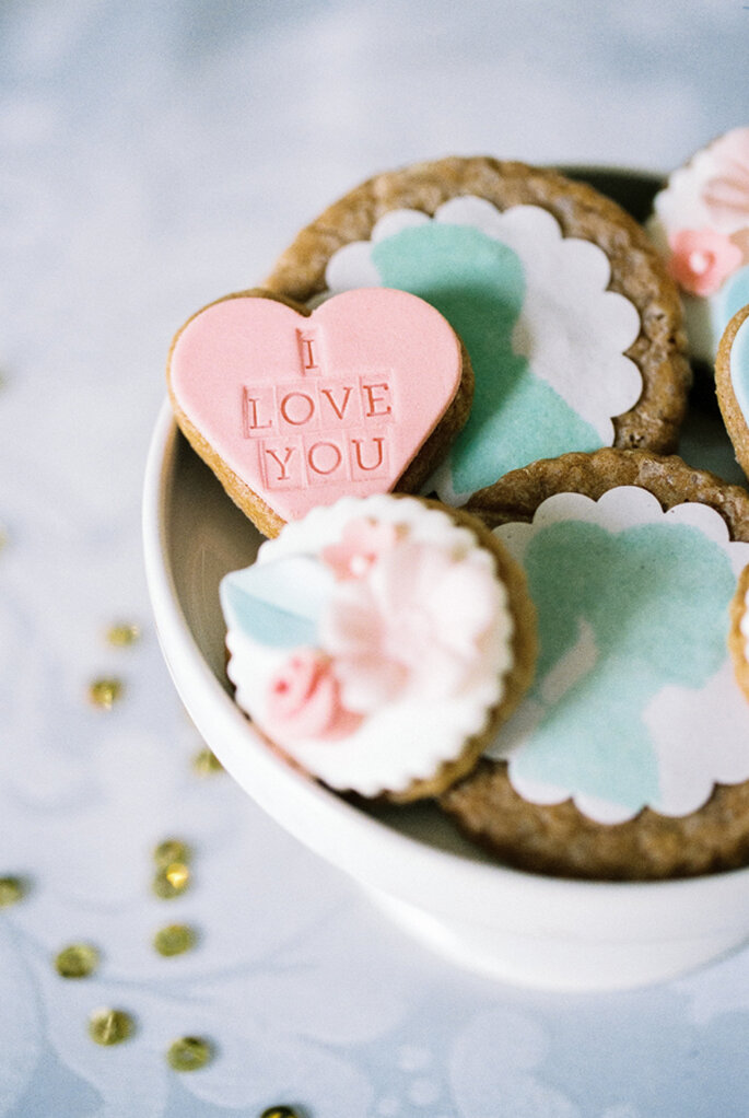 Consiente a tus invitados de boda con unas deliciosas galletas - Foto Branco Prata