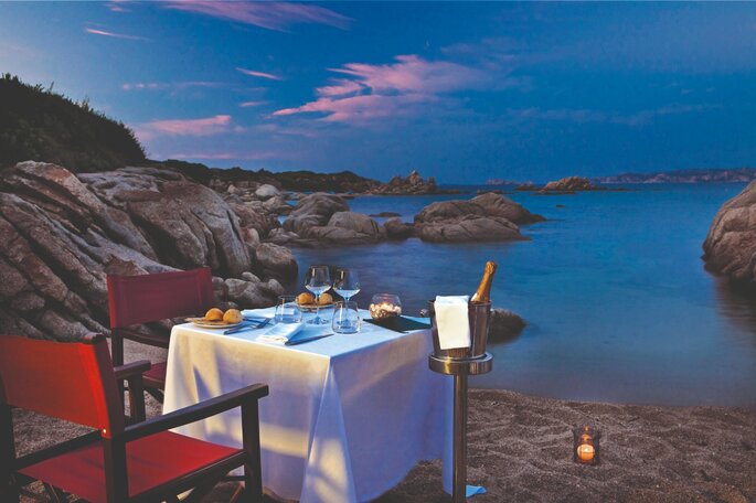 Un dîner romantique sur la plage