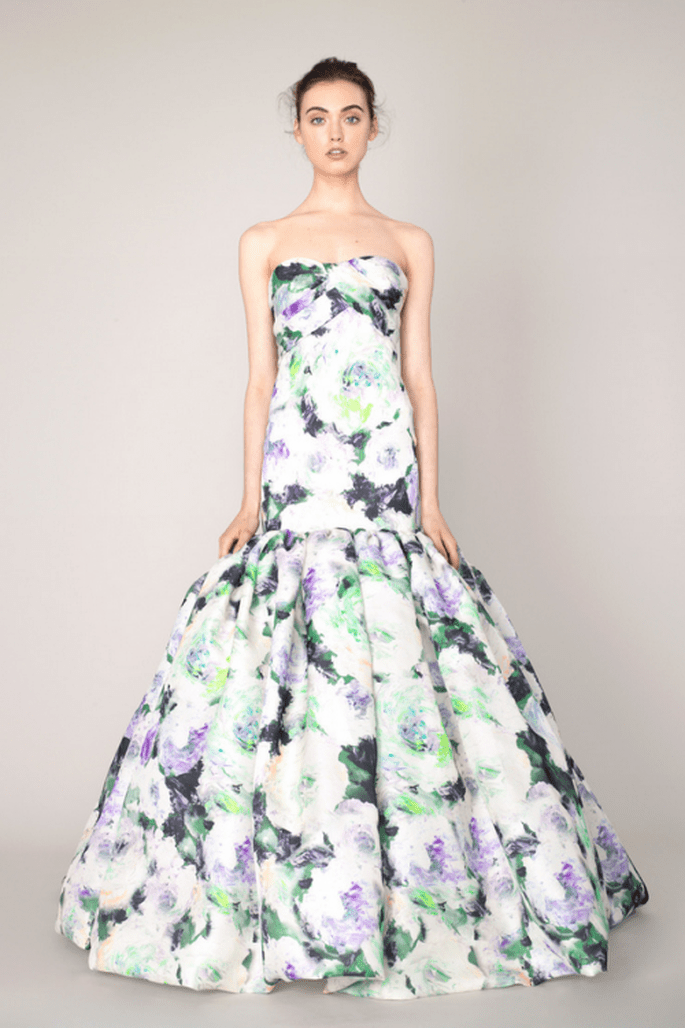 Vestido de fiesta colección Crucero 2014 corte sirena con falda amplia y estampado de flores - Foto Marchesa