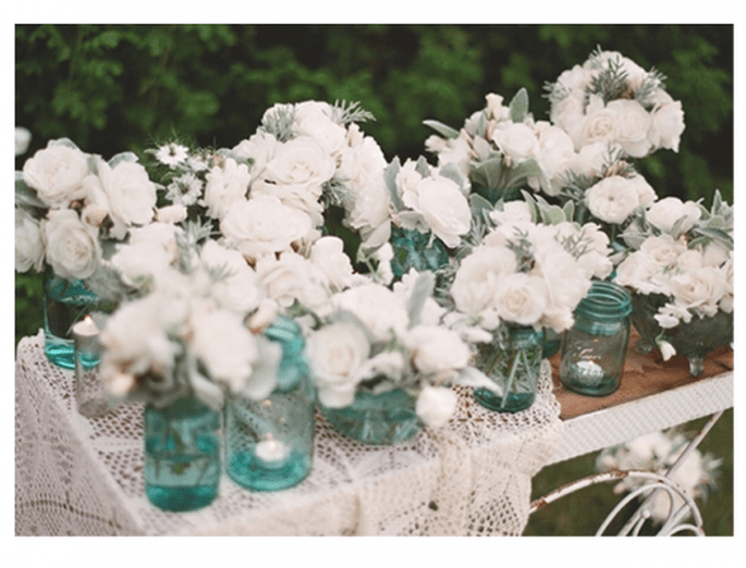 Centros de mesa con flores blancas - Foto Daniel Fletcher