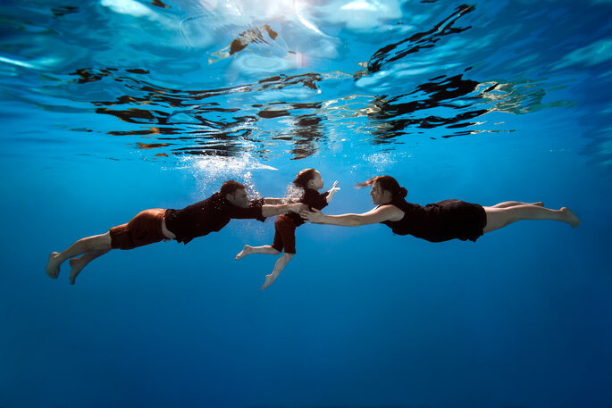 Photo de famille sous l'eau