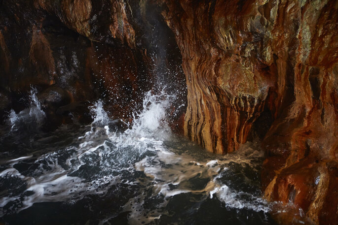 Sandanbeki cave