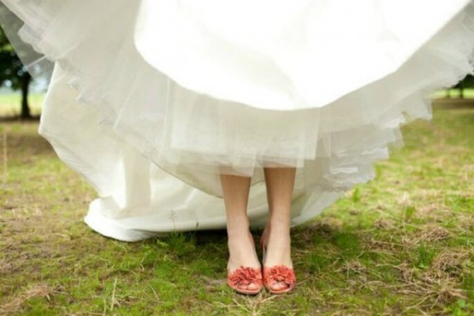 On craque pour les chaussures de mariée colorées. - Crédit : Mariagecards
