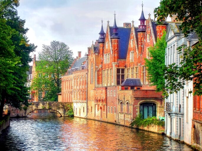 Bruges. Foto via Shutterstock: Chantal de Bruijne