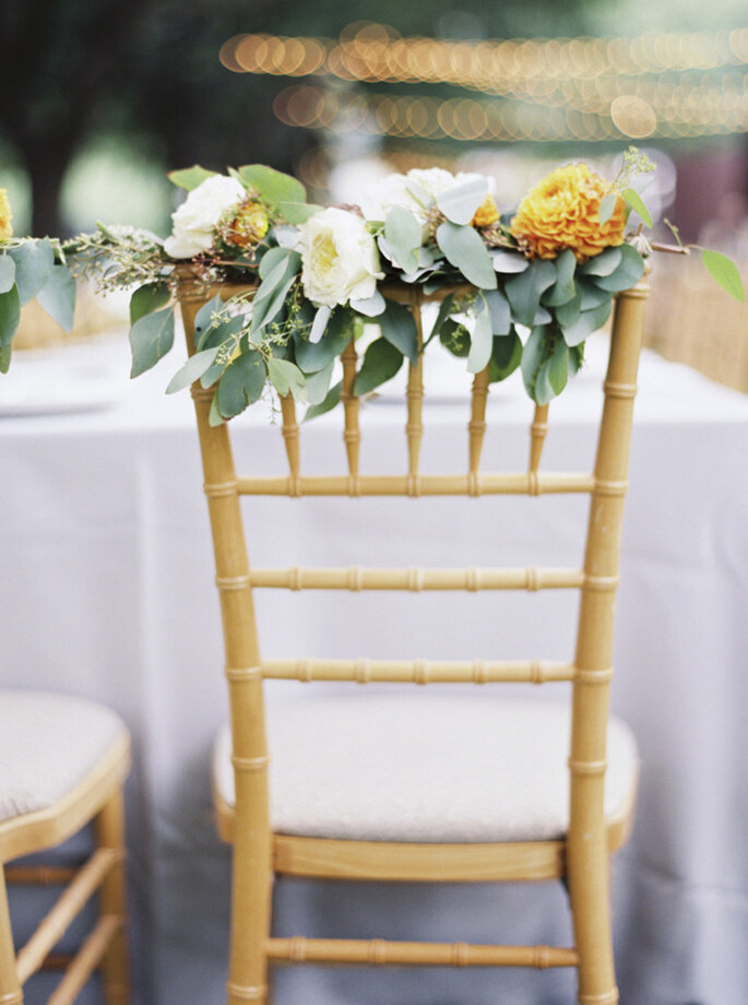 Stuhldekoration für die Hochzeit