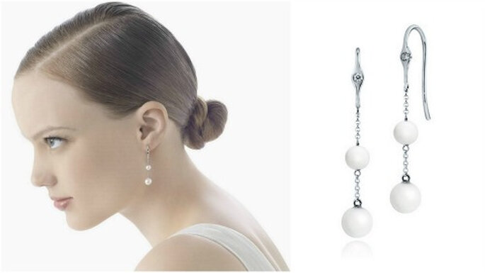 Boucles d'oreille "Ceres" en or blanc avec des diamants et des perles. Photo: Rosa Clará