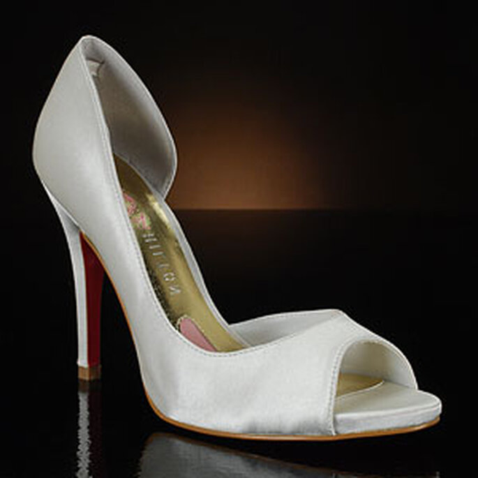 Collection de chaussures de mariée par Paris Hilton