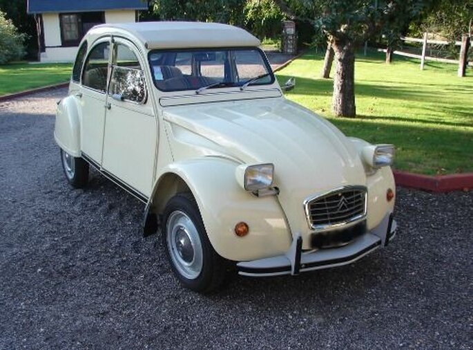 Une Citroën 2CV à louer pour un mariage