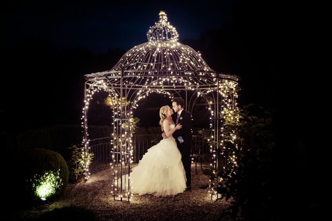 Die passende Hochzeitsbeleuchtung- Foto: Catchthemoment