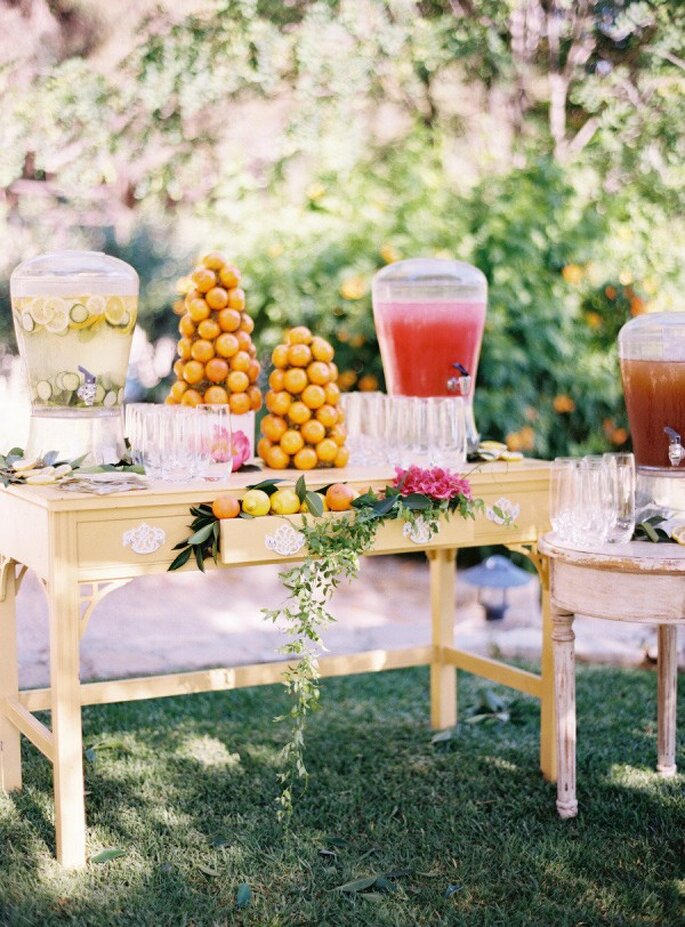 Estación de limonada para una boda en verano - Foto Ryan Ray Photography