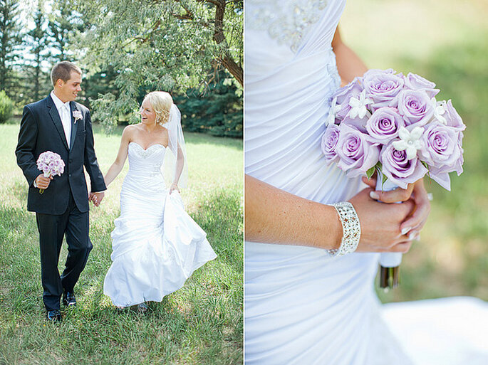 Un ramo de novia en tono lila o violeta pálido crea un efecto más suave. Foto: Gabriel and Clarins Photography
