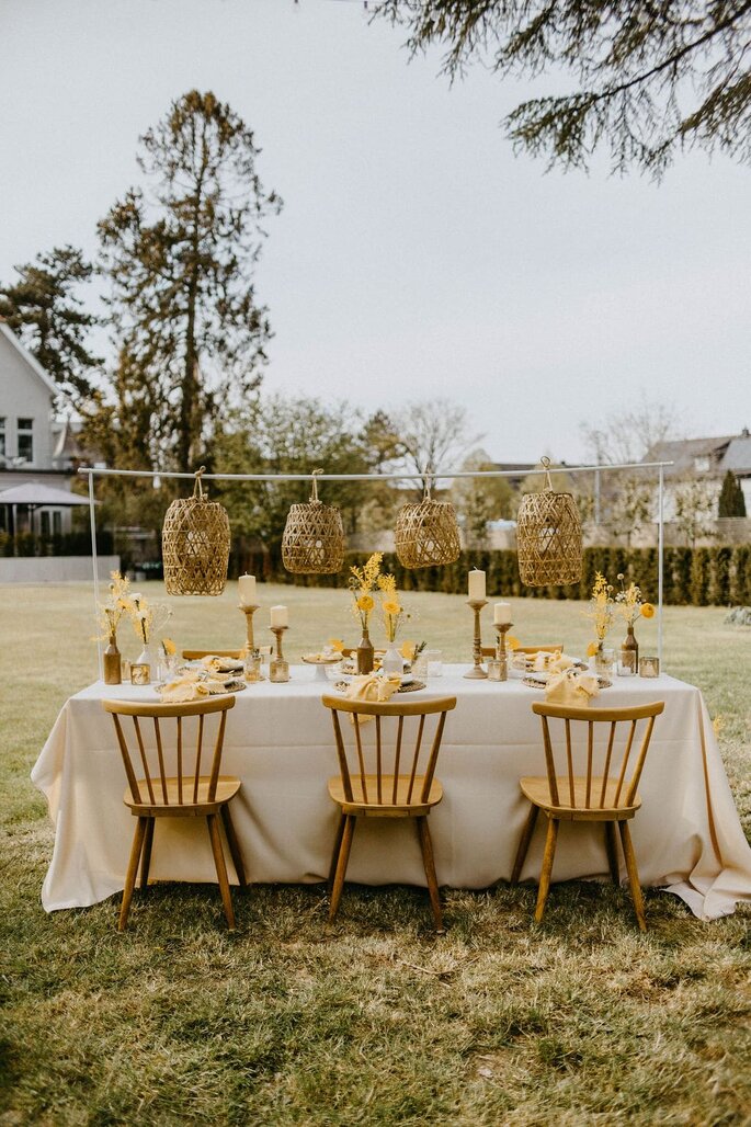 Hochzeitsdekoration Hochzeitskonzept Gartenhochzeit Sommer Trendfarbe Gelb