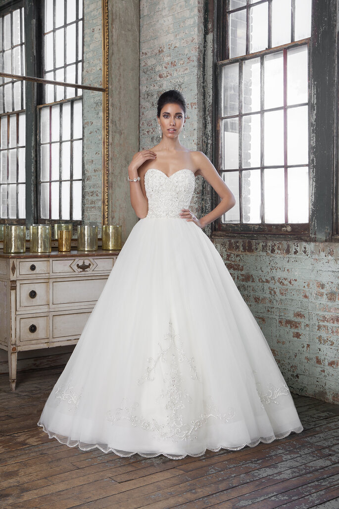 JUSTIN ALEXANDER GOWN