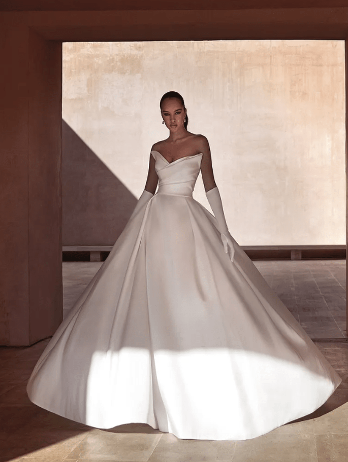 Vestidos de noiva corte princesa 2024: mais de 80 modelos idílicos para o  seu casamento!