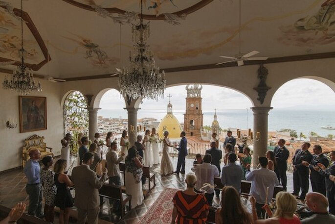 Real Wedding: Una boda con lindos detalles metálicos en Puerto Vallarta - Foto Evgenia Kostiaeva y Eva Sica (Photoshoots Vallarta)