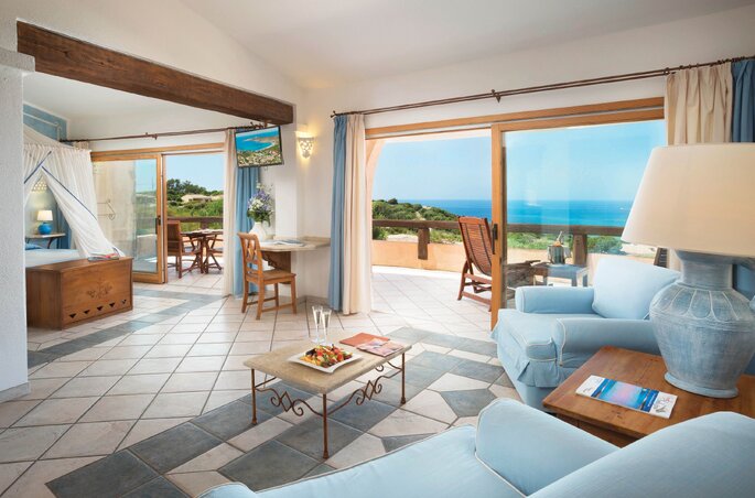 hôtel de luxe au bord de la mer en Sardaigne