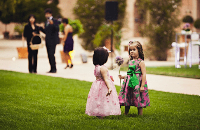 Überlegen Sie gut, wie Sie die Kinder auf der Hochzeit beschäftigen. Foto: Fran attitudefotografia.com