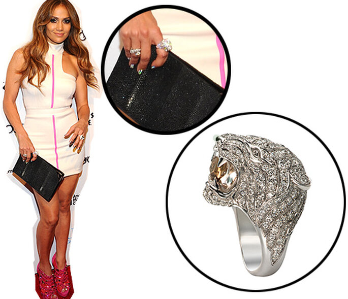 Jennifer Lopez, luciendo el anillo-tigre de Carrera y Carrera - Imagen: Getty 