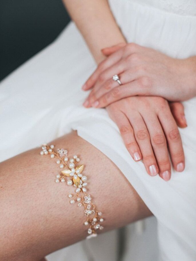 Strumpfband Braut bestehend aus Perlen zart und elegant