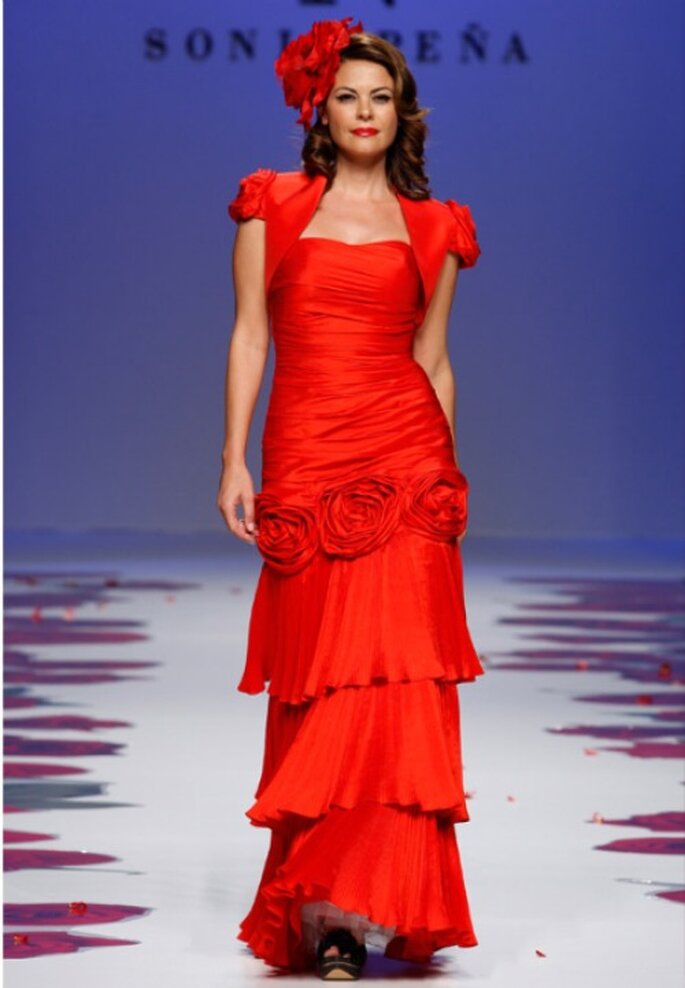 Rotes Kleid für die standesamtliche Trauung von Sonia Peña aus der Kollektion 2012