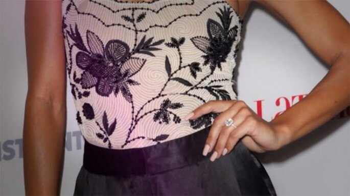 El hermoso anillo de compromiso de Naya Rivera - Foto Celebified YouTube