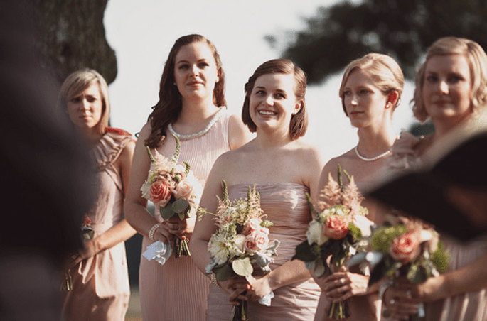 Colores de moda para vestidos de damas de boda 2013. Fotografía Sarah Culver