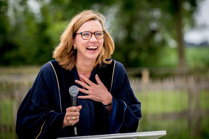 Pauline Suidgeest Ceremoniespreker. Foto: Saskia Zeller Fotografie