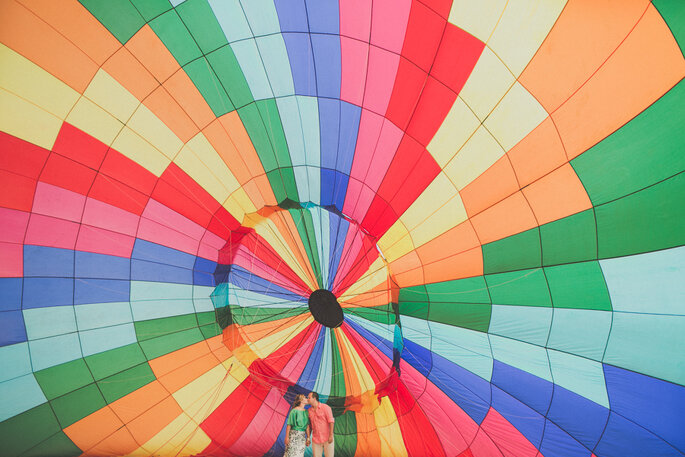 Casal em voo de balão