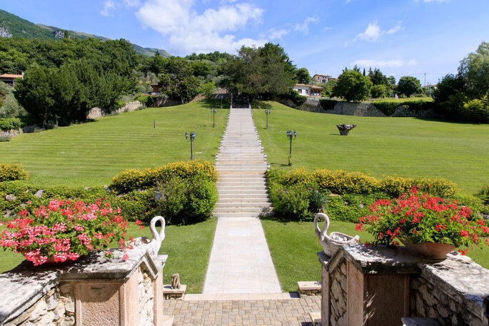 Villa Cariola Stufen im Garten, Blumen