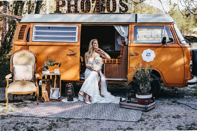 Braut im VW Bus Bern - Hochzeitsauto & Photobus