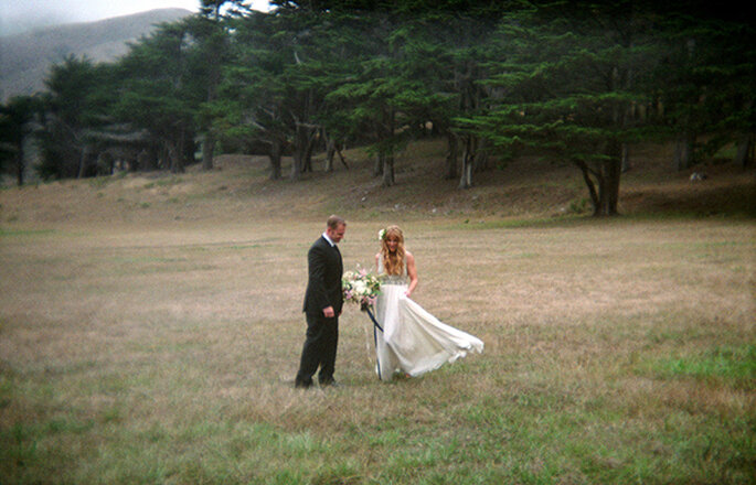 Una boda de encanto cubierta por una romántica neblina - Foto The Weaver House