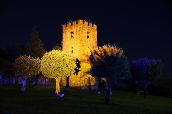 Torre da Naia à noite