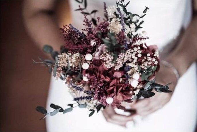 Ventajas de elegir un ramo de flores preservadas para tu boda - El Taller  de Bagatela