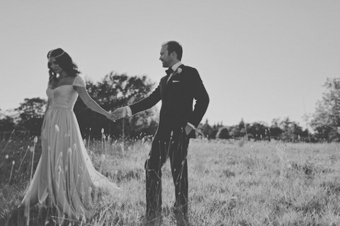 Real Wedding : la mariée dans une robe Reem Acra et un cadre stylé - Photo Traci Griffin Photography