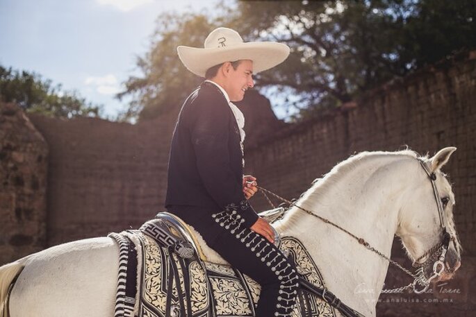 Real Wedding: Caballos, la novia más hermosa y un guapo novio vestido de charro - Foto Ana Luisa de la Torre