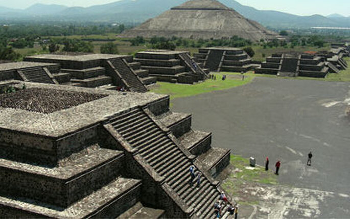 Admirez la beauté des pyramides de Teotihuacan