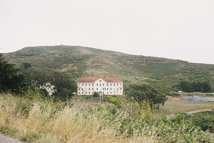 Una boda de encanto cubierta por una romántica neblina - Foto The Weaver House