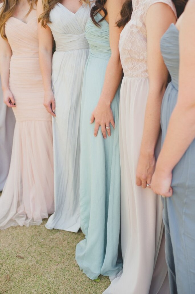 Un arcoiris de colores neutros para que tus damas de boda luzcan guapísimas - Foto Spindle Photography