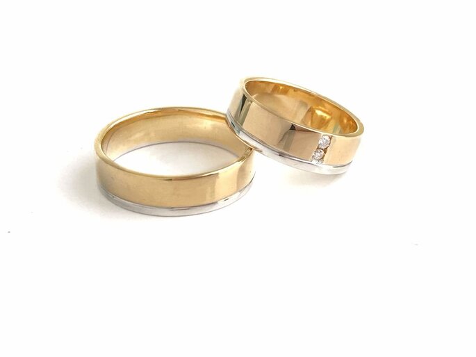 Argollas de matrimonio y anillos de compromiso