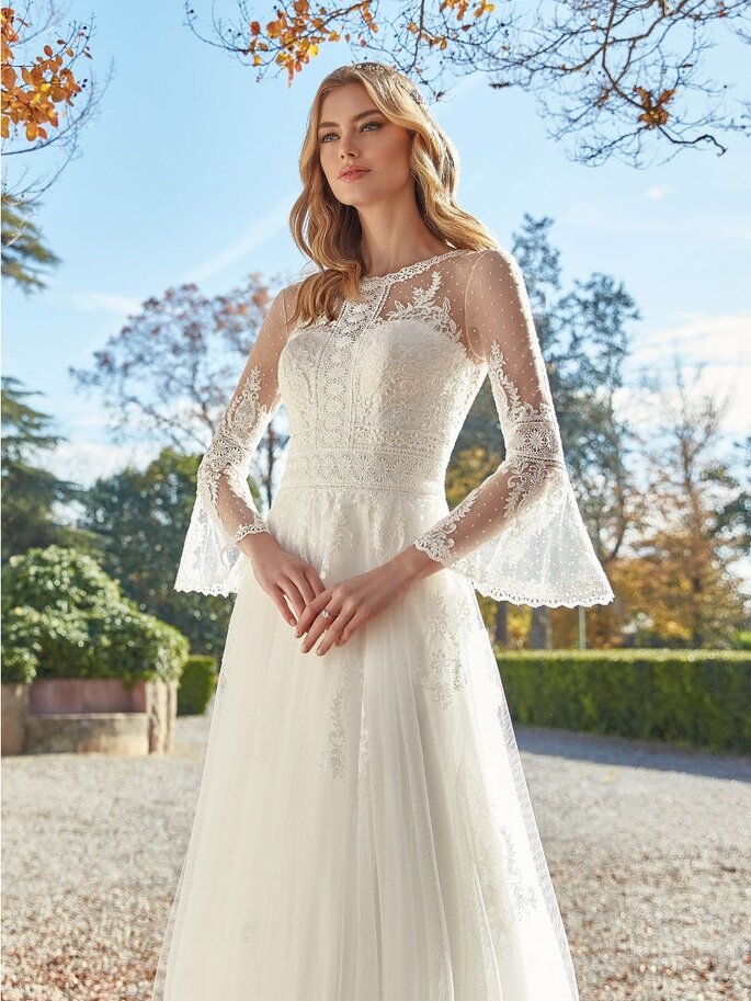 Vestido de novia online corte campana