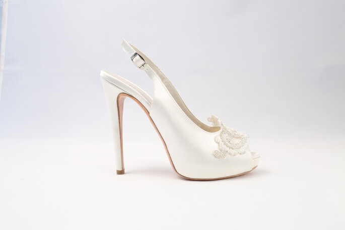 Partecipa anche tu al contest Nicole Spose: IN PALIO un paio di scarpe da sposa della collezione Alessandra Rinaudo Luxury Shoes Collection