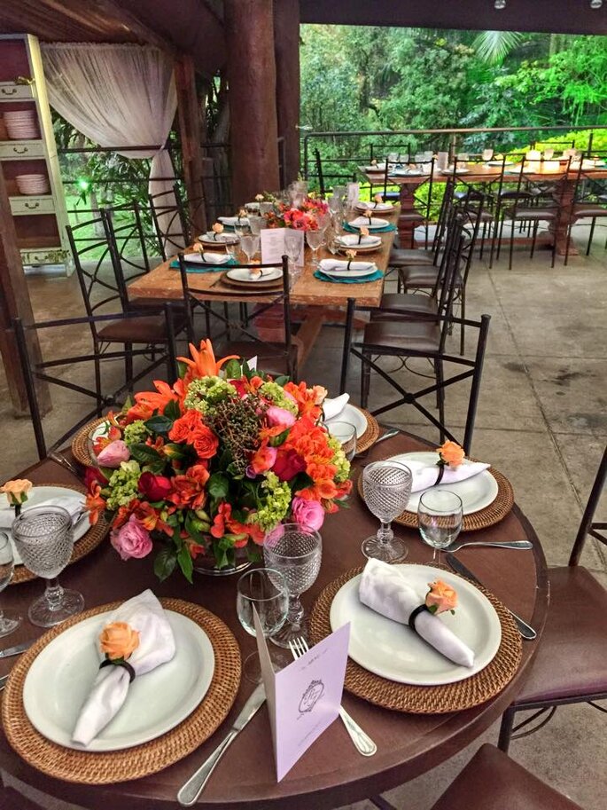 Decoração de casamento estilo rústico e colorido