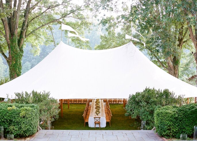 Réception de mariage sous une tente chic