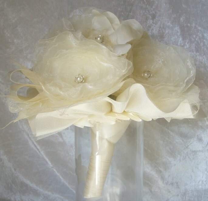 Robes de mariée Rose Poudré : sur mesure, customisées et peintes à la main