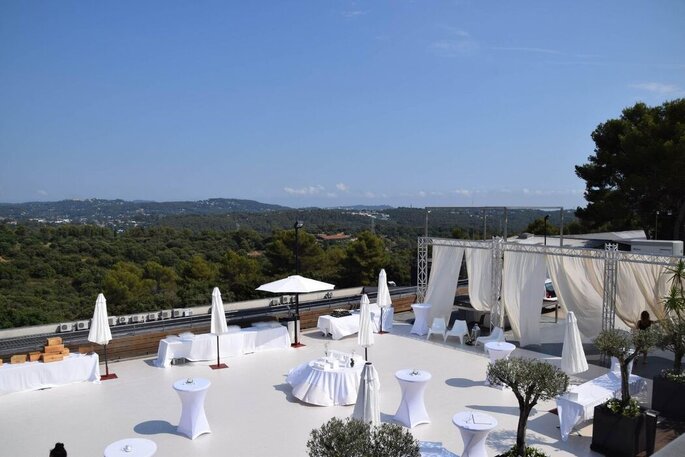 terrasse pour réception de mariage sur la Côte d'Azur
