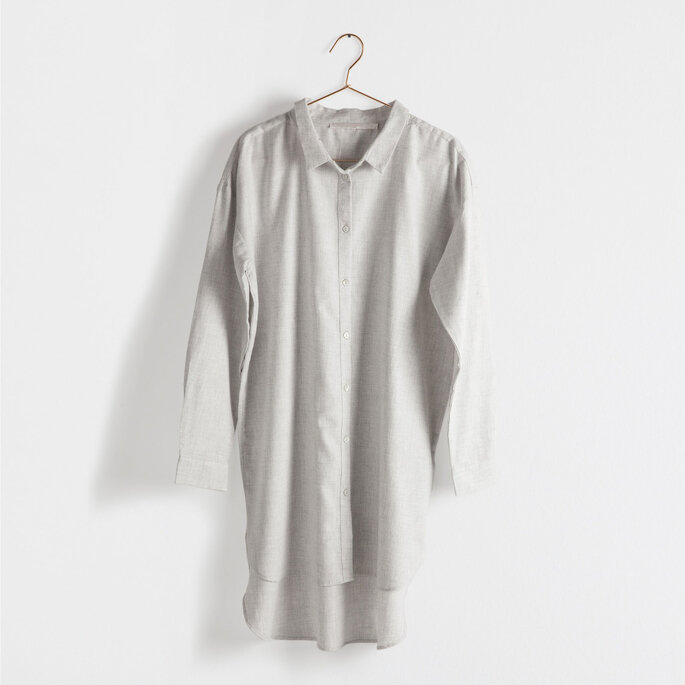 Camisa gris oversize de Zara Home 39.99 Euros